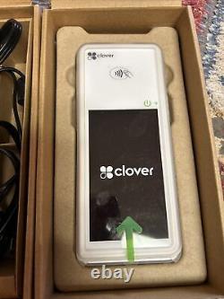 Machine de carte de crédit Clover Flex pour commerçant en parfait état! Support de charge, boîte de l'appareil