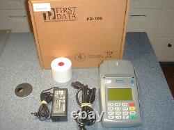 Machine de carte de crédit First Data POS, terminal FD100 avec clavier FD-10C